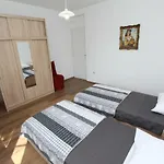 Apartment Dina