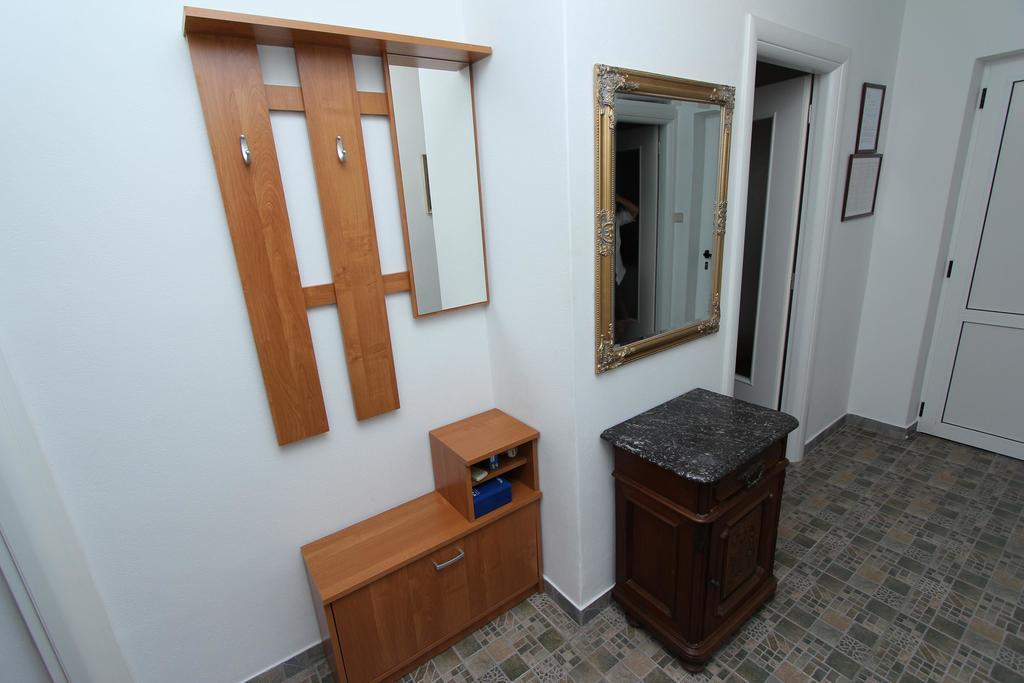 Apartment Dina *