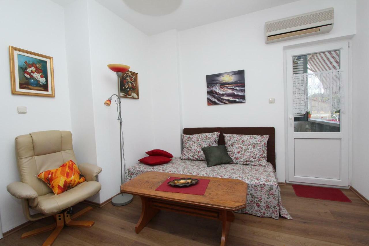 Dina Apartment